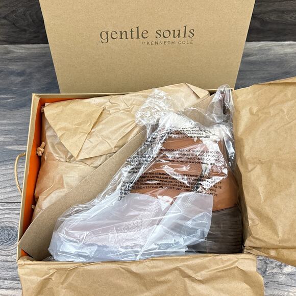NIB Gentle Souls by Kenneth Cole 9M Best 65MM Zip Bootie Cozy Ankle Boots - Picture 10 of 11